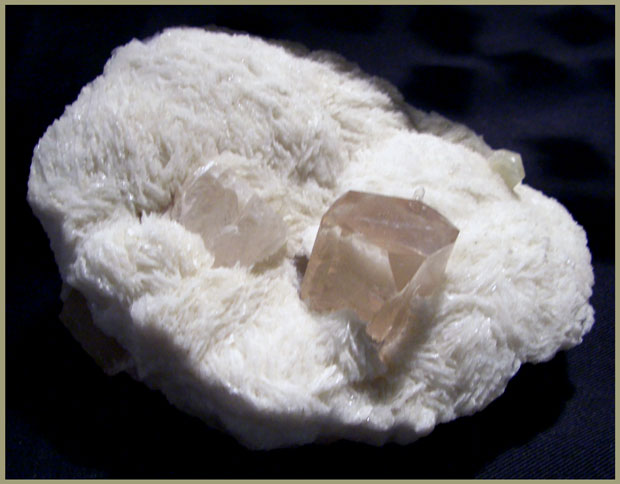 Topaz. Топаз. Кристаллы,свойства,месторождения. Значение камня,легенды